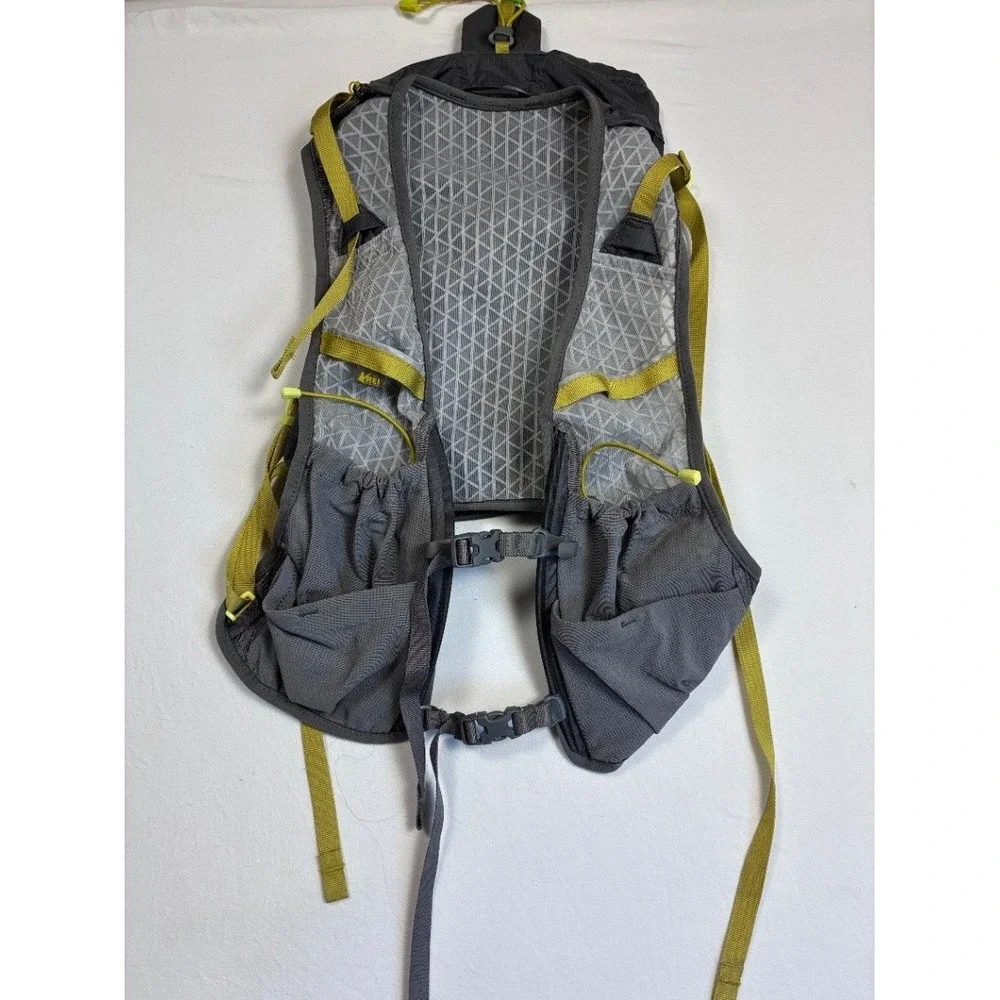 REI Swiftland Hydro 5 Hydration Pack Gray Yellow Trail Running Vest 5L